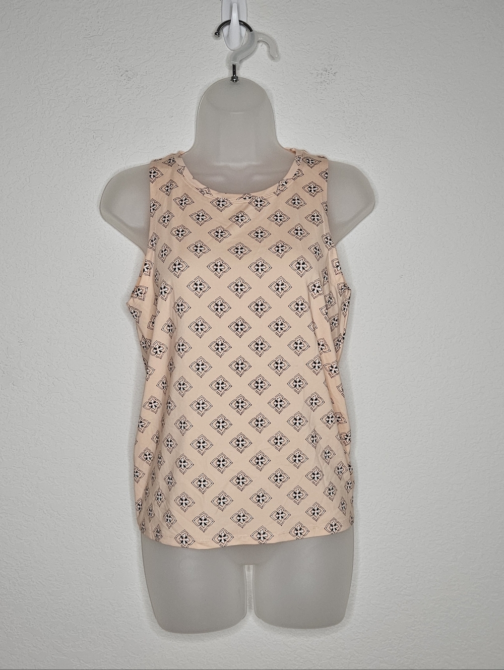Carve Designs Peach Printed Tank Top Knot Back Sleeveless Size Small NWOT